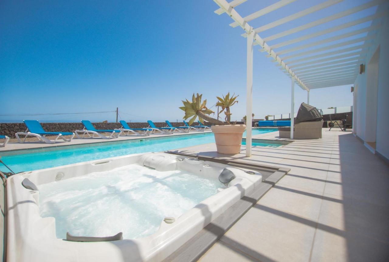 Villa Casa Conil With A Private 25 Meter Heated Pool Exterior foto